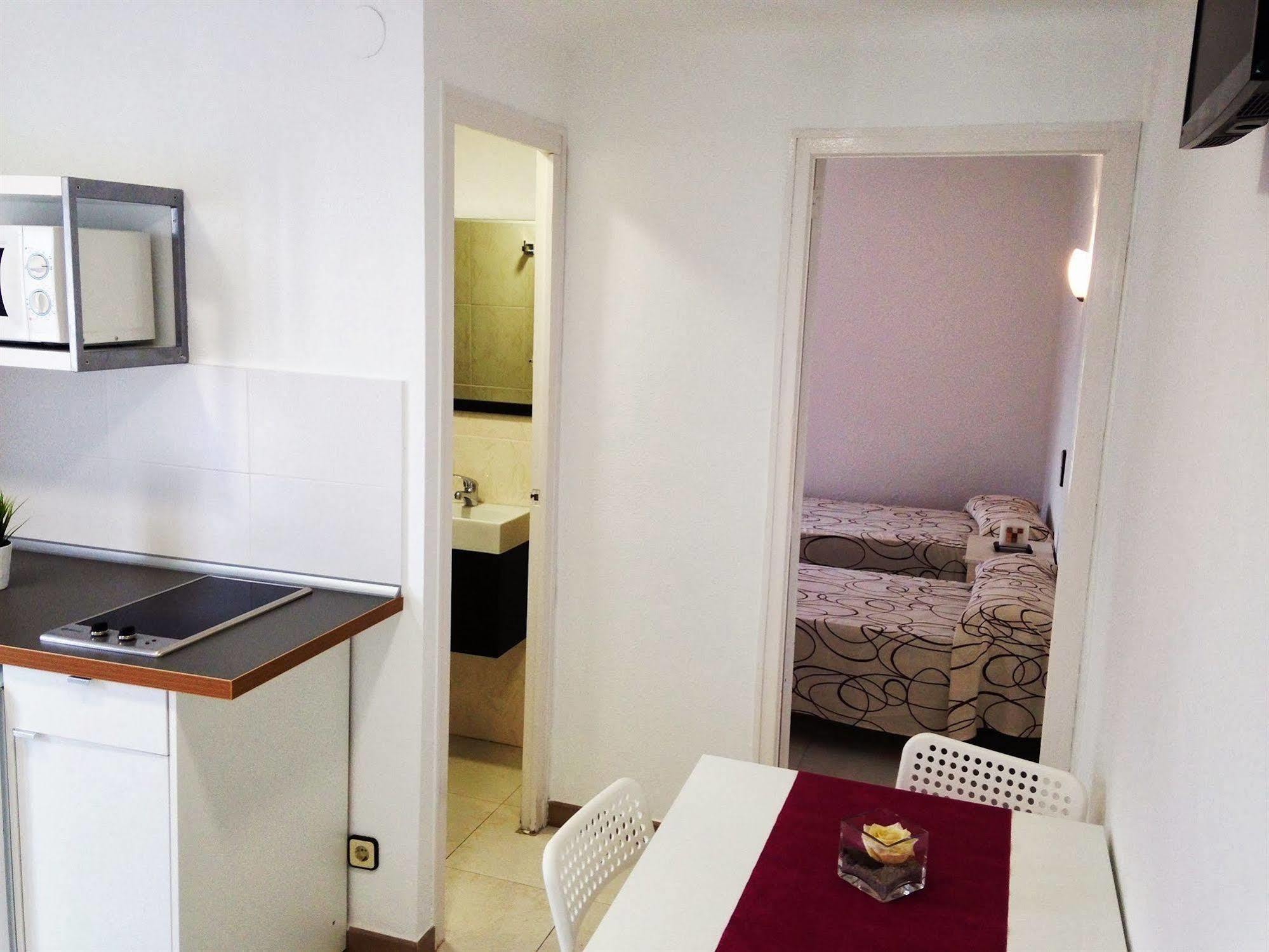 Apartamentos Ar Enjoy Bellavista Lloret de Mar Ngoại thất bức ảnh