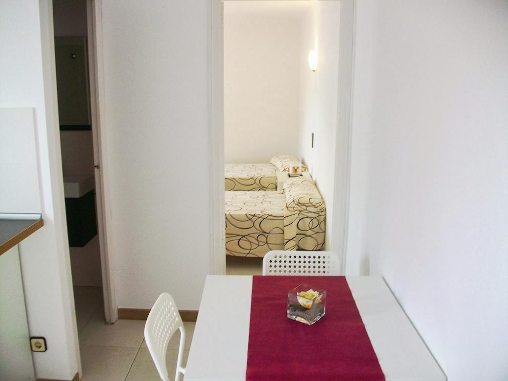 Apartamentos Ar Enjoy Bellavista Lloret de Mar Ngoại thất bức ảnh