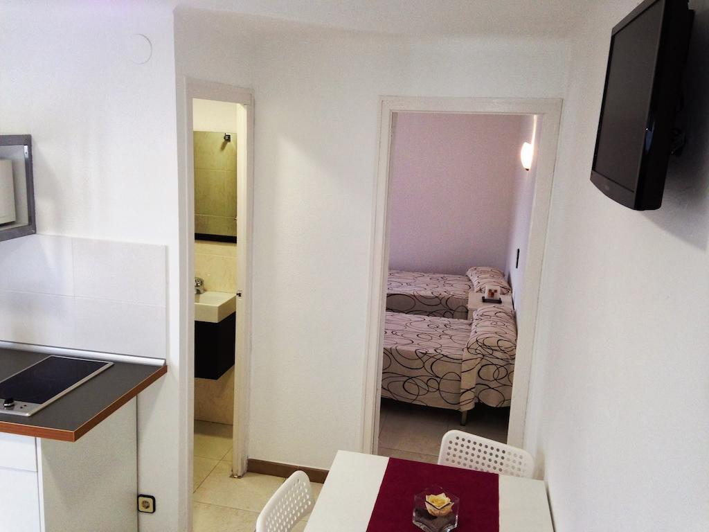 Apartamentos Ar Enjoy Bellavista Lloret de Mar Ngoại thất bức ảnh